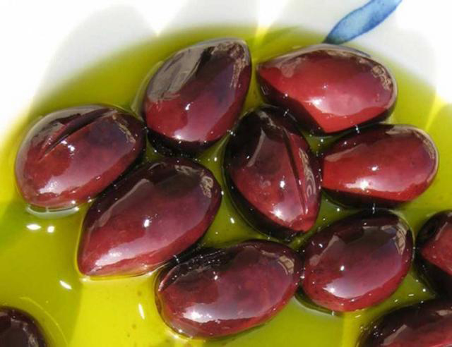 Signature collection to protect the name ‘Kalamata olives’